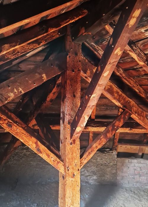 Rénov 15 Traitement de charpente
